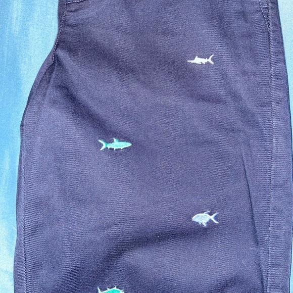 Vineyard Vines Shorts. Size 12 - Picture 4 of 4